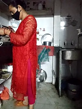 Snapshot of Aaradhya chatting on February 18, 2026, 12:39 am Aaradhya online show from February 18, 2026, 12:39 am