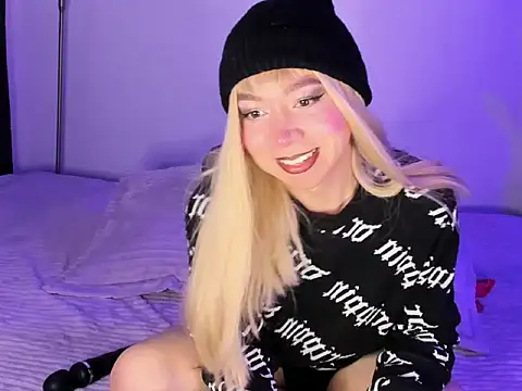 victoria qq online show from November 16, 2025, 5:51 pm