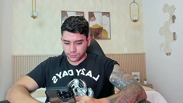 Snapshot of Mike_montoya1 chatting on October 9, 2025, 9:57 pm Mike montoya1 online show from October 9, 2025, 9:57 pm