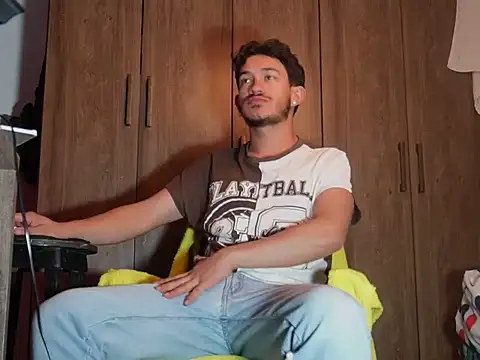 Snapshot of FelipheLive chatting on February 25, 2026, 6:34 am FelipheLive online show from February 25, 2026, 6:34 am