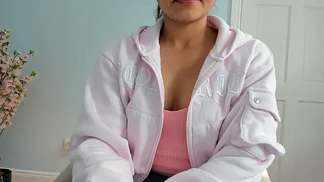 winterforu online show from September 26, 2025, 2:10 pm