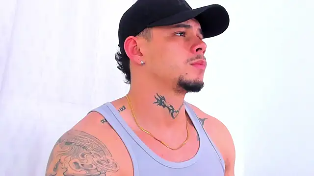 NoahhBrown online show from October 29, 2025, 3:42 am