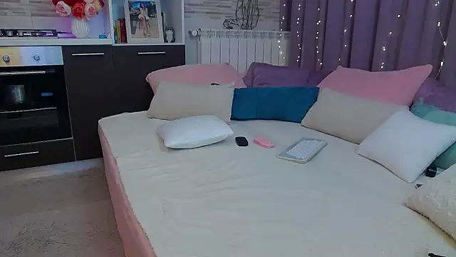 Snapshot of AyanaJoy chatting on October 28, 2025, 10:45 pm AyanaJoy online show from October 28, 2025, 10:45 pm