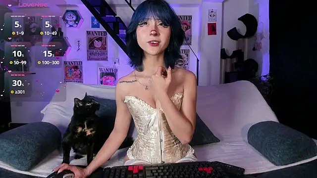 Snapshot of MonxxsLove chatting on October 2, 2025, 3:24 am MonxxsLove online show from October 2, 2025, 3:24 am