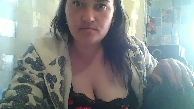 HollyLaBerry online show from May 11, 2026, 11:16 am