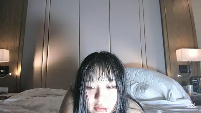 Snapshot of hee_young11 chatting on March 20, 2025, 8:19 pm hee young11 online show from March 20, 2025, 8:19 pm