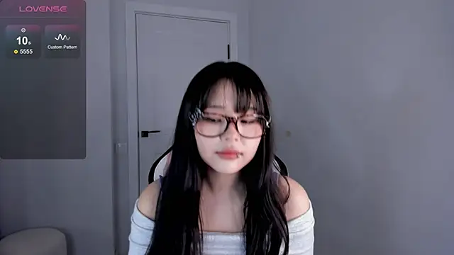 Snapshot of hee_young11 chatting on October 1, 2025, 8:42 am hee young11 online show from October 1, 2025, 8:42 am