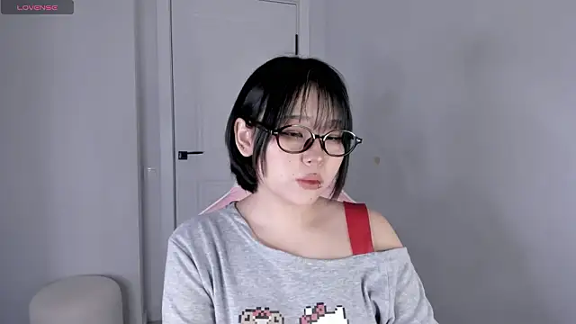 hee young11 online show from February 27, 2026, 10:54 pm