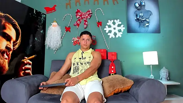 Snapshot of MITCHELL_BURNS chatting on December 9, 2024, 8:33 pm MITCHELL BURNS online show from December 9, 2024, 8:33 pm