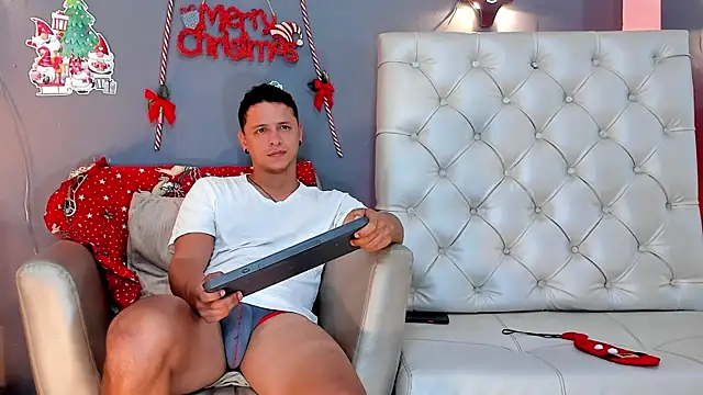 Snapshot of MITCHELL_BURNS chatting on December 14, 2024, 1:28 am MITCHELL BURNS online show from December 14, 2024, 1:28 am