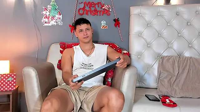 Snapshot of MITCHELL_BURNS chatting on December 20, 2024, 1:33 pm MITCHELL BURNS online show from December 20, 2024, 1:33 pm