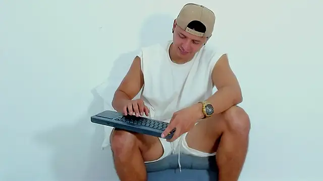 Snapshot of MITCHELL_BURNS chatting on January 4, 2025, 10:34 pm MITCHELL BURNS online show from January 4, 2025, 10:34 pm