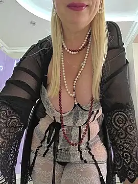 HotJanet online show from November 16, 2025, 10:43 am