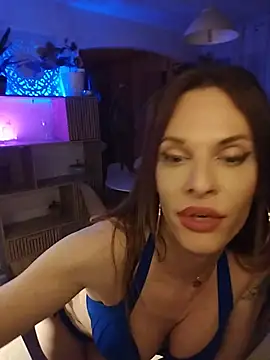 Luna Kitanna online show from May 23, 2026, 10:03 pm