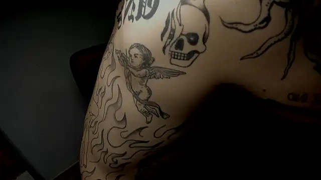 layneinchains online show from October 3, 2025, 10:23 am