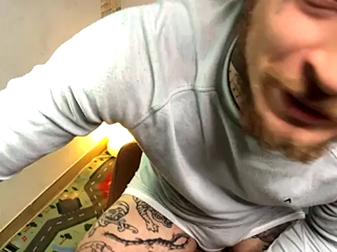 layneinchains online show from November 4, 2025, 8:24 am