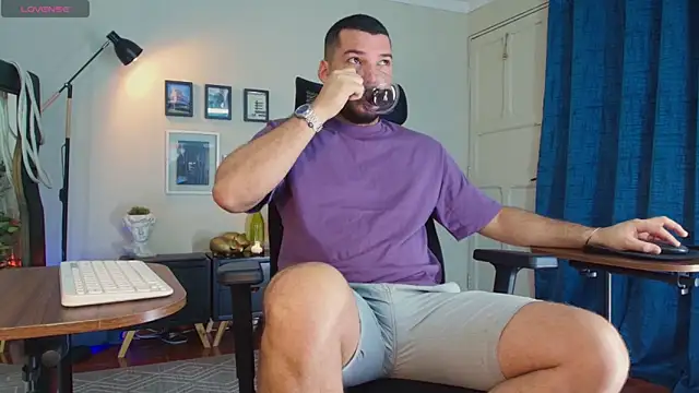 HenryBenso online show from April 15, 2026, 10:55 am