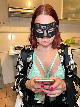 la petite prunette69 online show from November 5, 2025, 5:18 am