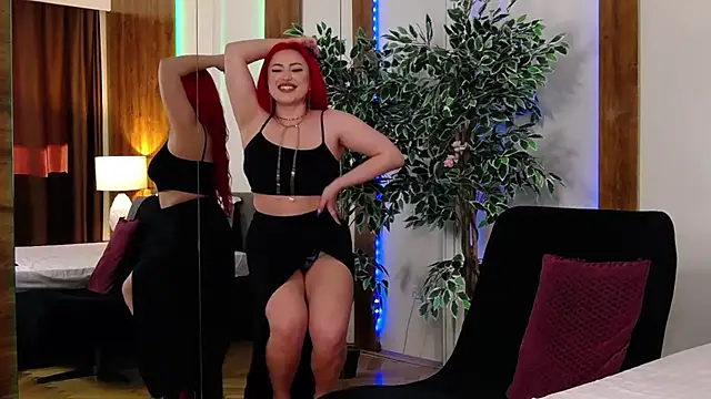 EmyHilton online show from April 7, 2026, 5:41 am