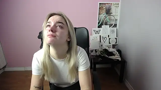 viktoria lovely online show from December 3, 2024, 7:10 am