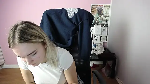 viktoria lovely online show from September 17, 2025, 7:21 am