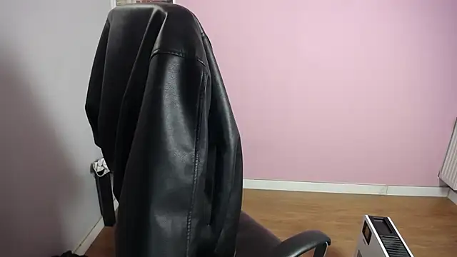 viktoria lovely online show from April 20, 2026, 8:17 am