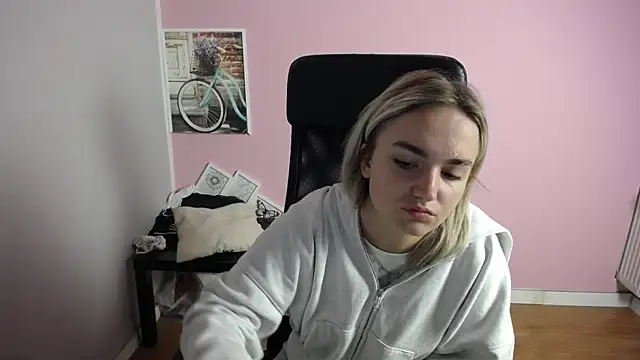 Snapshot of viktoria_lovely chatting on July 23, 2026, 7:06 am viktoria lovely online show from July 23, 2026, 7:06 am
