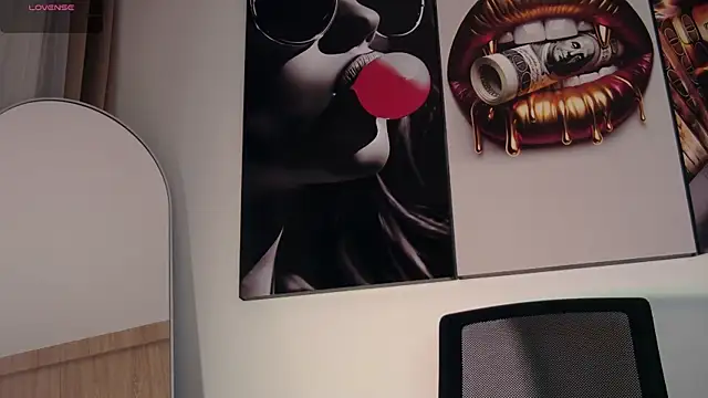 aidaadams online show from December 19, 2025, 10:55 am