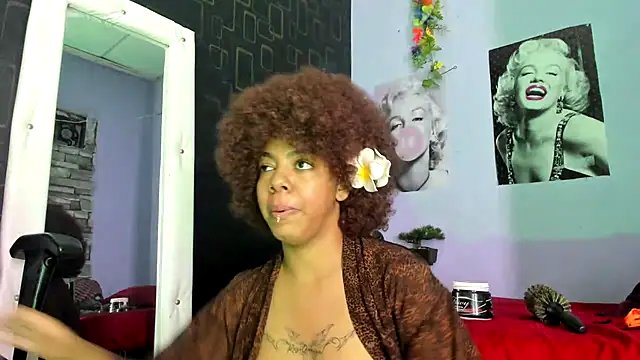 Alika01 online show from February 13, 2025, 1:15 pm