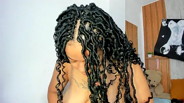 Alika01 online show from December 5, 2025, 1:20 pm