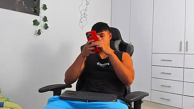 Bray Kevin online show from December 17, 2025, 8:37 pm