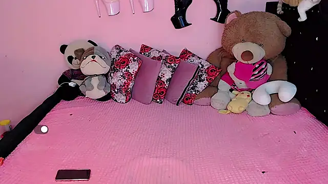 Ciinamonloren online show from April 25, 2026, 2:14 am