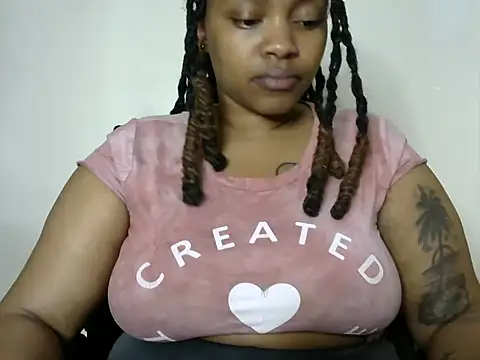 Snapshot of Brown_sexy chatting on January 28, 2025, 2:43 am Brown sexy online show from January 28, 2025, 2:43 am