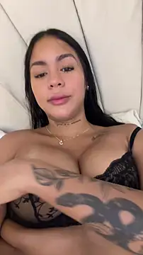 IsabelaVanegas  online show from November 26, 2025, 5:36 pm