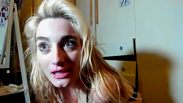 Monicbabe online show from September 9, 2025, 12:43 am