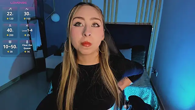 Snapshot of _cloe_martinez chatting on March 3, 2026, 9:15 am cloe martinez online show from March 3, 2026, 9:15 am