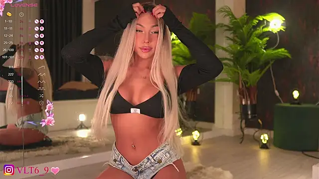 violettabunny03 online show from November 20, 2025, 11:48 pm