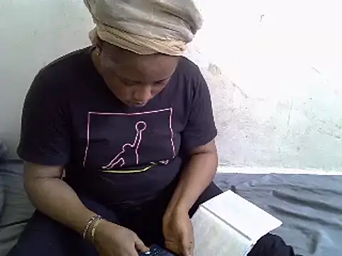 Snapshot of Crystal__Gee chatting on January 30, 2025, 8:01 am Crystal Gee online show from January 30, 2025, 8:01 am