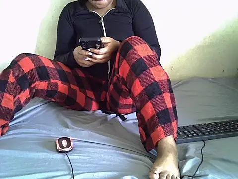 Snapshot of Crystal__Gee chatting on July 16, 2026, 8:42 am Crystal Gee online show from July 16, 2026, 8:42 am