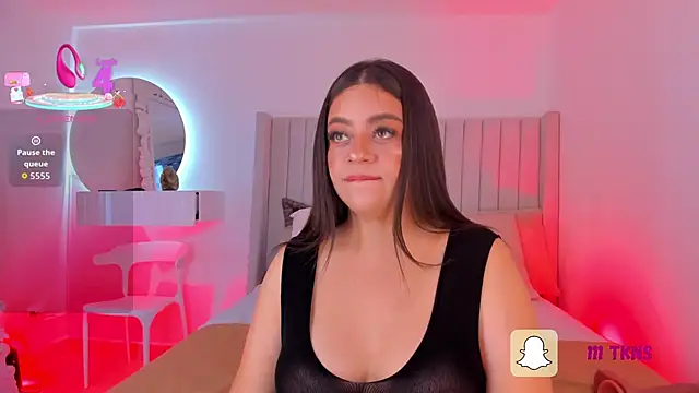 sarah-bonneth online show from November 10, 2025, 12:04 pm