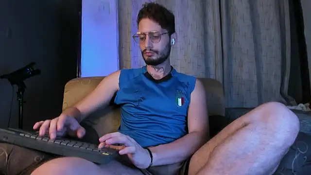 Snapshot of axel_giracr chatting on February 11, 2025, 12:49 am axel giracr online show from February 11, 2025, 12:49 am