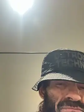 Snapshot of Sluckkkbigdk chatting on April 2, 2026, 10:24 am Sluckkkbigdk online show from April 2, 2026, 10:24 am