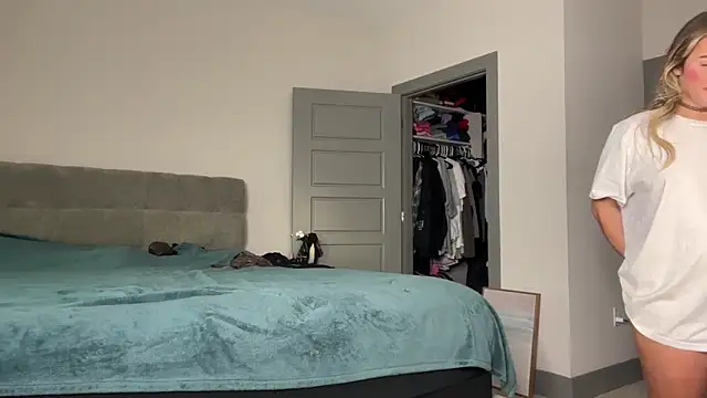 ElenaErickson online show from January 9, 2025, 12:03 am