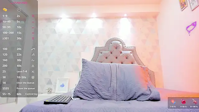 JacksonMuller  online show from December 4, 2024, 3:32 pm