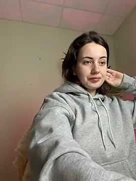 SweetieKendl online show from June 3, 2026, 10:26 pm