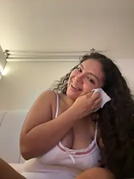 Snapshot of Nathcurly_ chatting on November 6, 2025, 4:02 am Nathcurly online show from November 6, 2025, 4:02 am