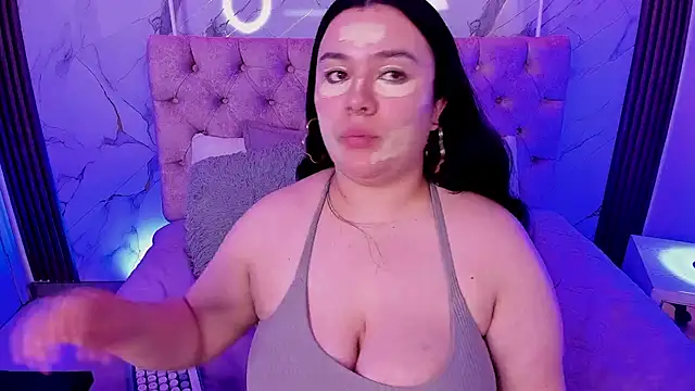 Abbyy Brooks online show from November 19, 2025, 11:21 am