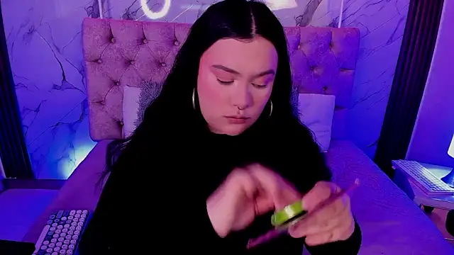 Abbyy Brooks online show from November 22, 2025, 11:42 am