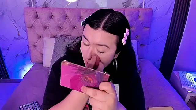 Abbyy Brooks online show from December 1, 2025, 11:37 am