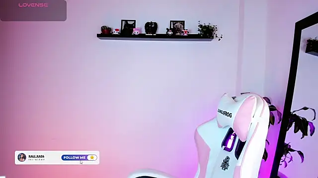 kali ka  online show from November 14, 2025, 8:07 pm